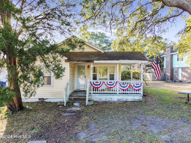 bungalow-style house with covered porch