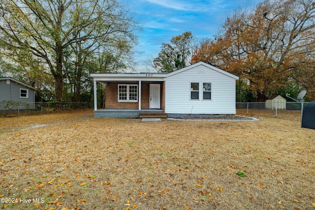 view of front of property featuring a porch