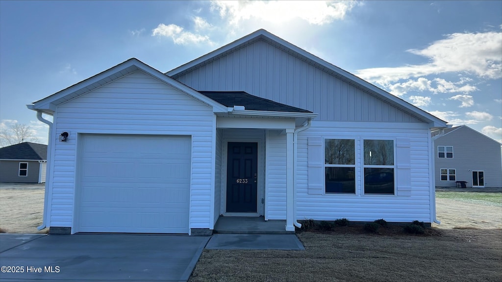 view of front of house featuring a garage