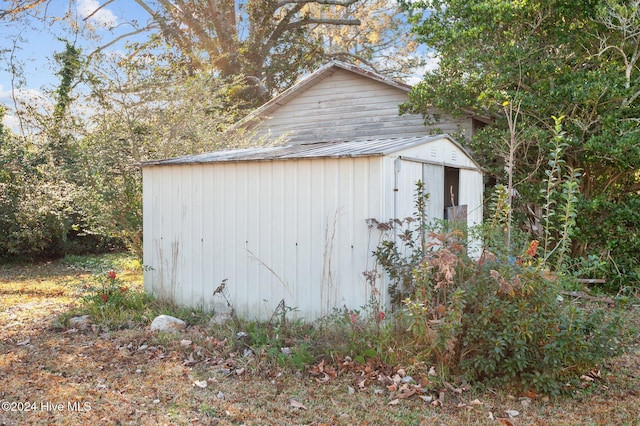 view of outdoor structure