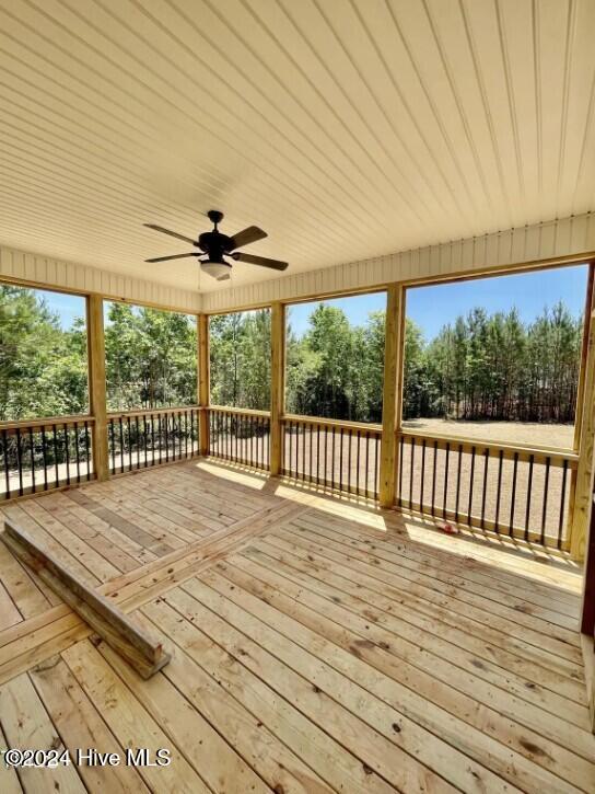 deck featuring ceiling fan