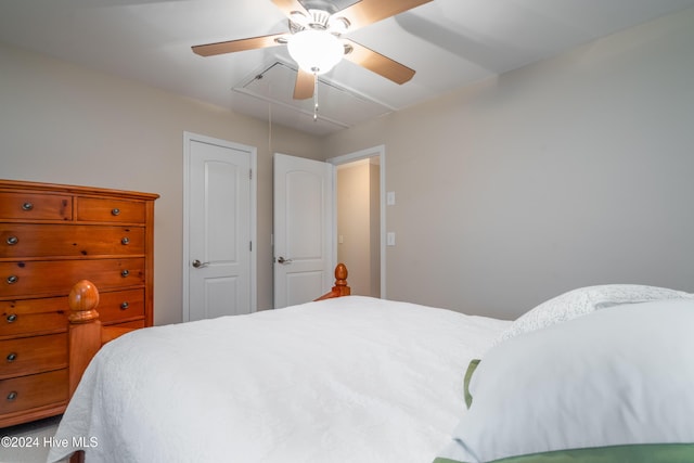 bedroom featuring ceiling fan