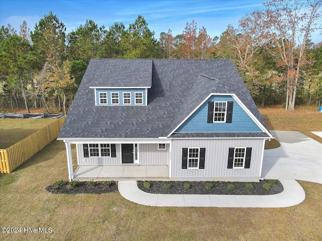 view of front of house with a front lawn