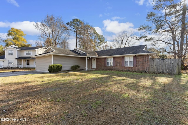 view of front of house with a front lawn