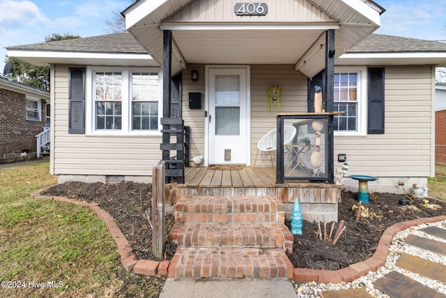 view of front of house with covered porch