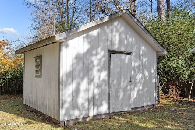 view of outbuilding