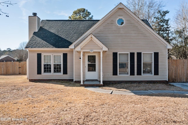 view of front of house featuring a front yard