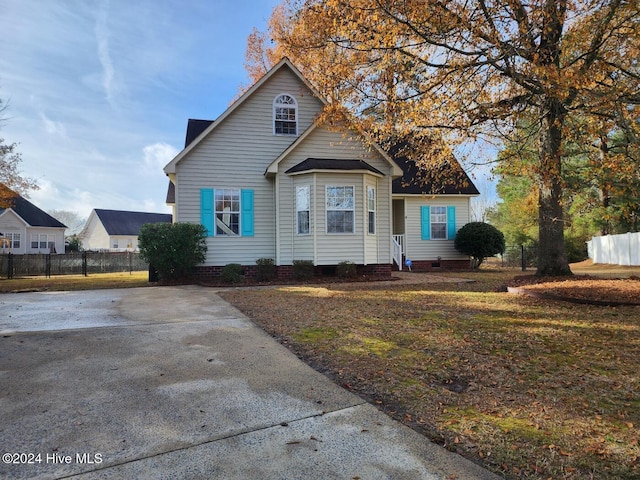 view of front of house with a front yard