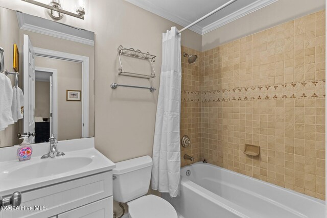 bedroom featuring ceiling fan, lofted ceiling, and light wood-type flooring