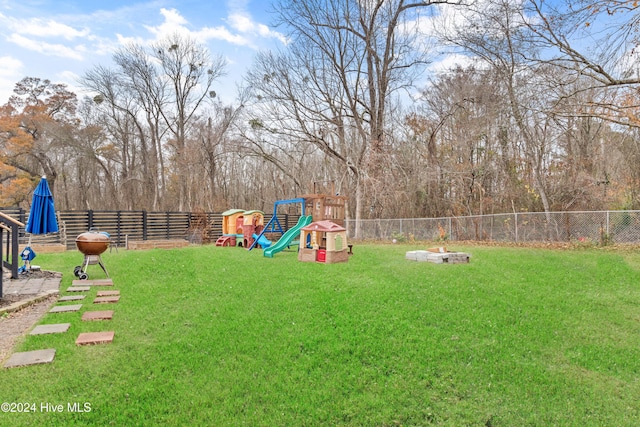 view of yard featuring a playground