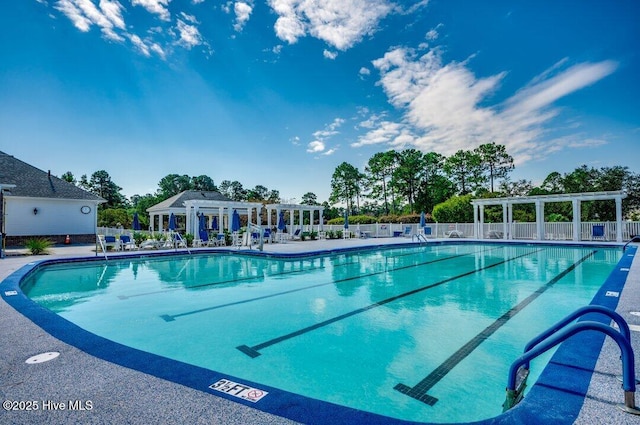 view of swimming pool