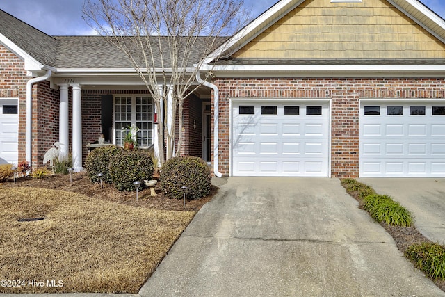 view of front of house featuring a garage