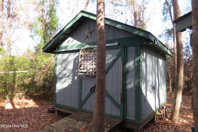 view of outbuilding