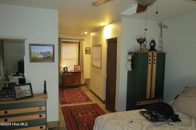 bedroom featuring ceiling fan