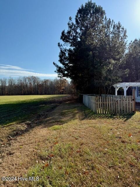 view of yard with a pergola