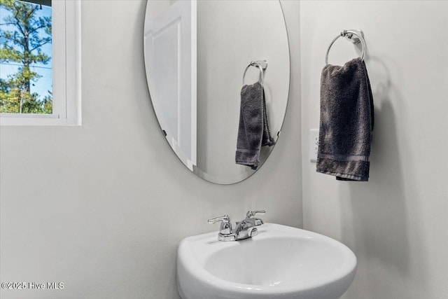 bathroom with sink