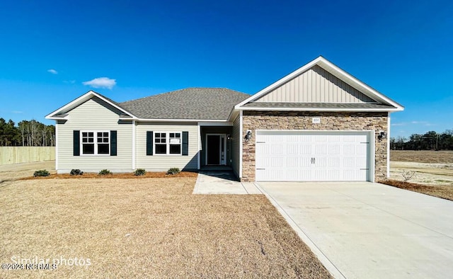 view of front facade featuring a garage