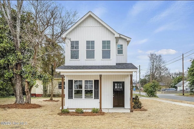 view of modern farmhouse style home