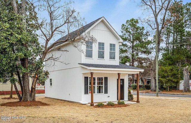 view of front facade featuring covered porch