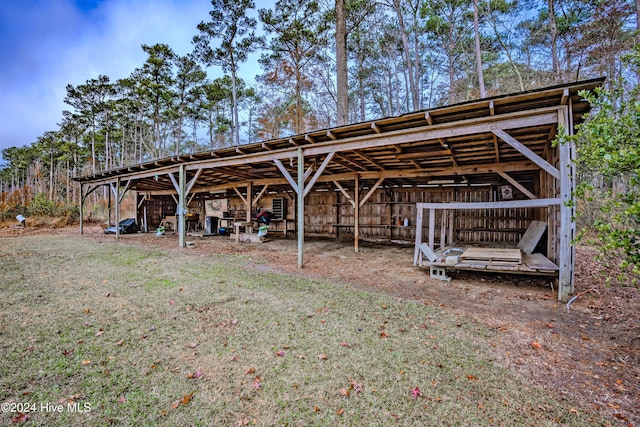 exterior space featuring a lawn