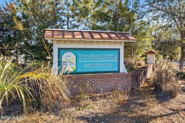 view of community / neighborhood sign