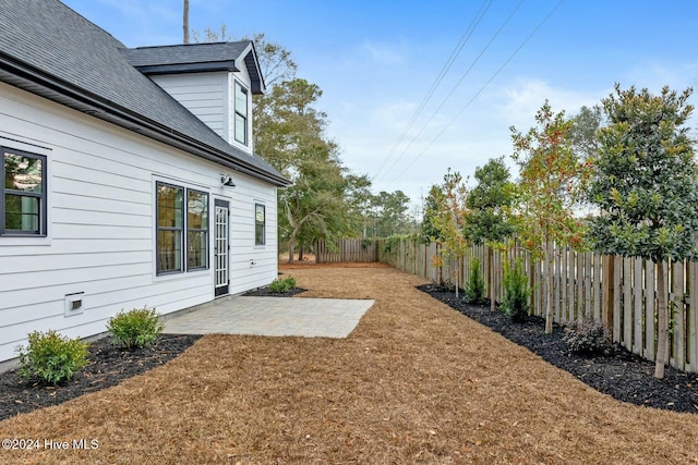 view of yard with a patio