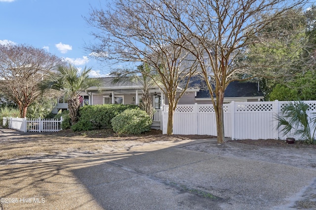 view of front of property