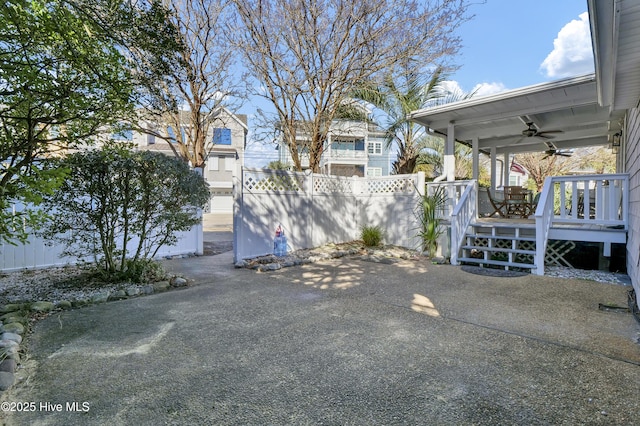 view of patio / terrace featuring a porch and ceiling fan