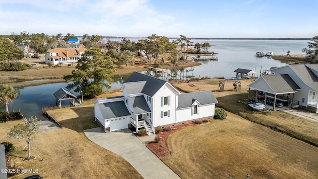 bird's eye view featuring a water view