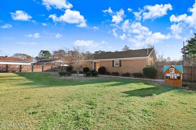 exterior space featuring a lawn