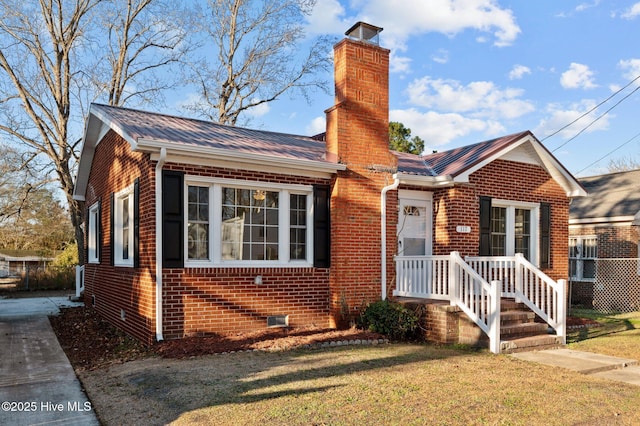 view of front of property with a front yard