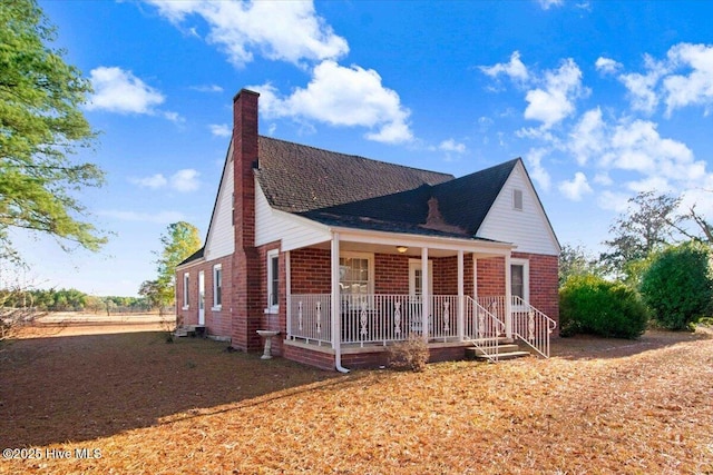 view of front of property featuring a porch