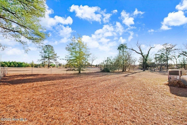 view of yard featuring a rural view