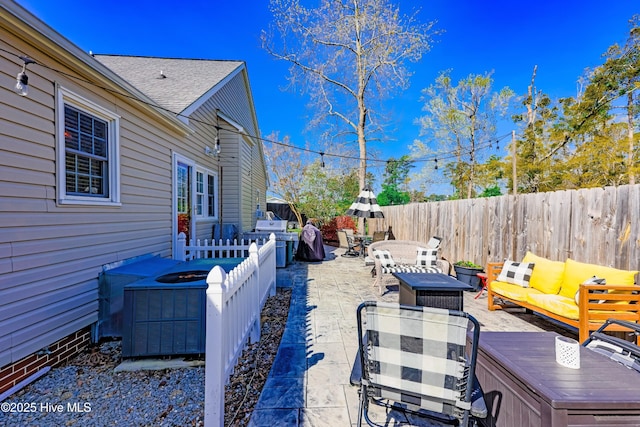 view of patio / terrace featuring an outdoor hangout area