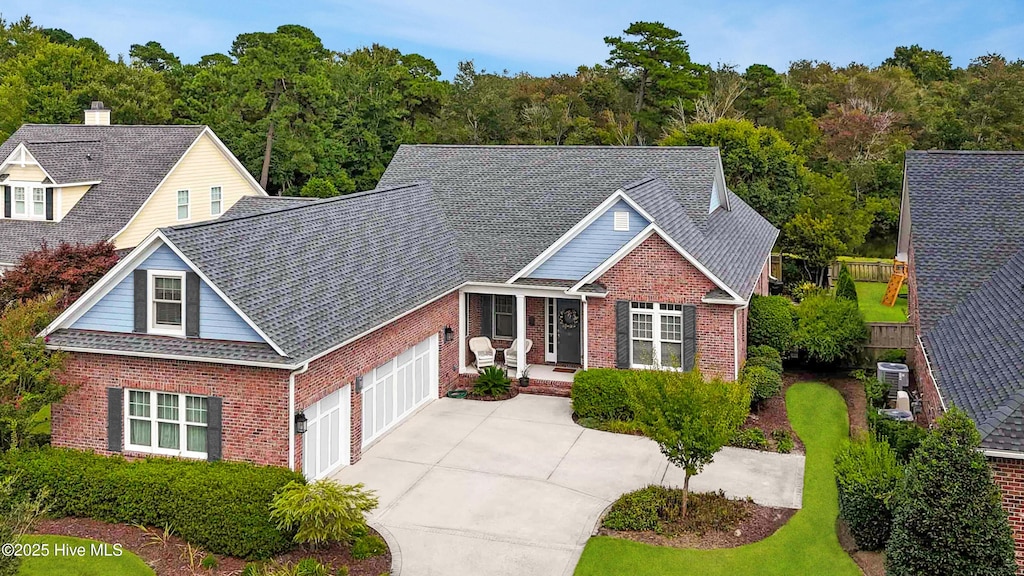 view of front facade featuring a garage