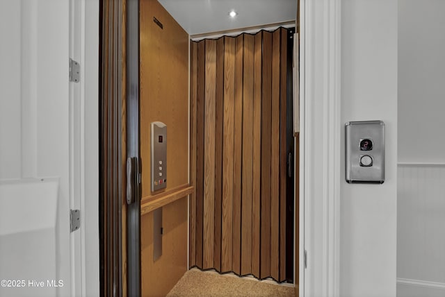 room details featuring elevator