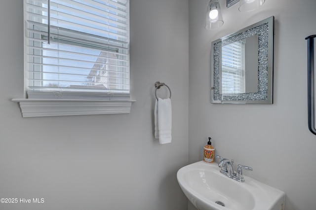 bathroom featuring sink