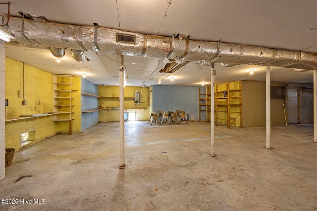 530 E St, Belhaven, NC 27810 - unfinished below grade area featuring visible vents