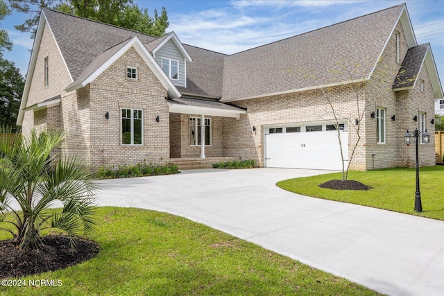 view of front of home featuring a front yard