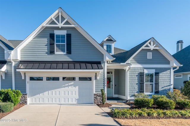 view of front facade with a garage