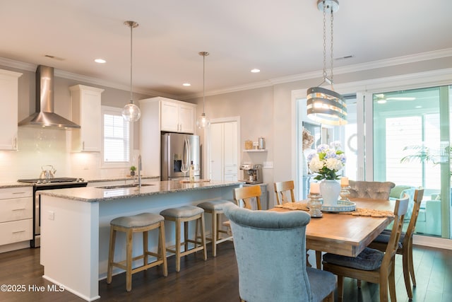 dining area with visible vents, ornamental molding, dark wood-type flooring, and recessed lighting