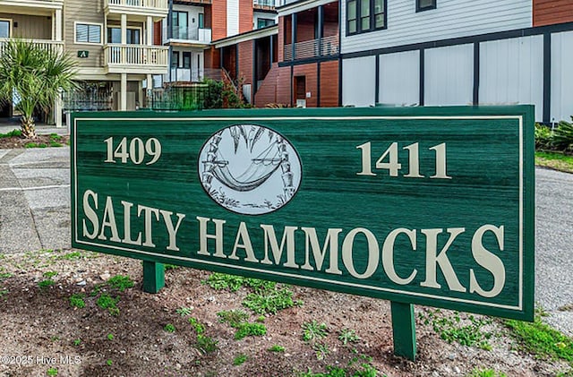 view of community / neighborhood sign