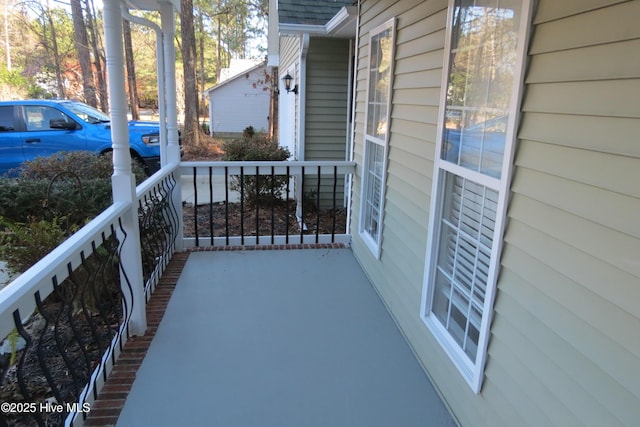 balcony with a porch