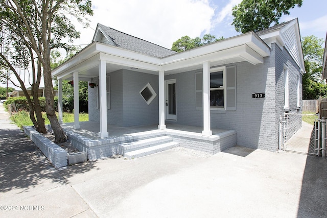 view of front of home with covered porch