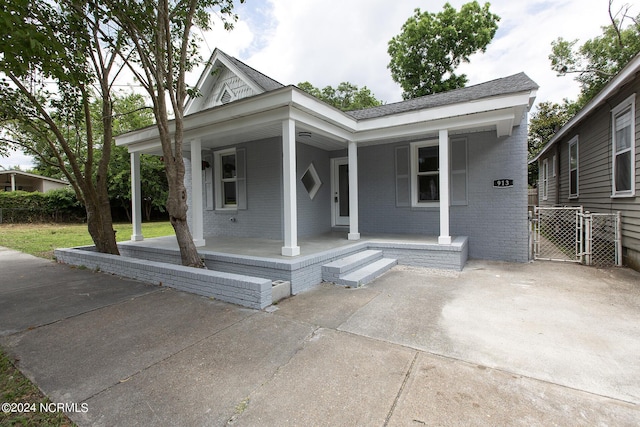 view of front facade with covered porch