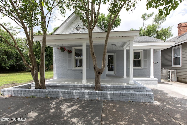 view of front facade featuring a porch