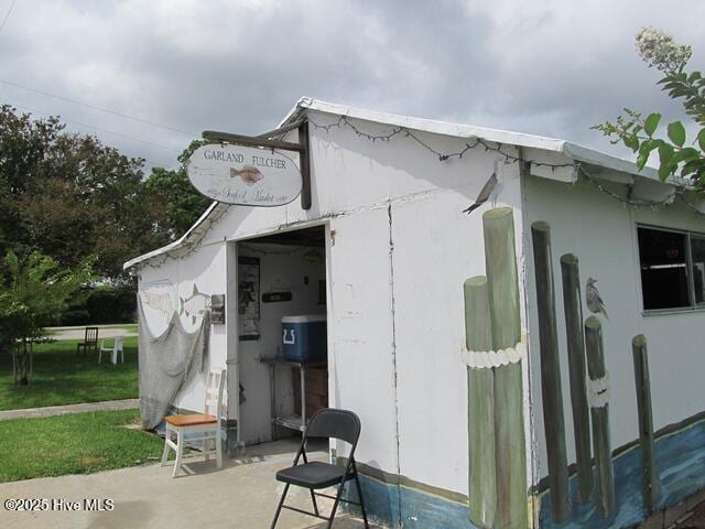 view of home's exterior