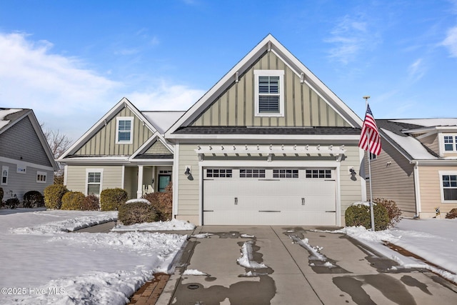 view of front facade with a garage