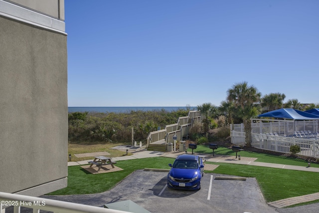 view of yard featuring a water view