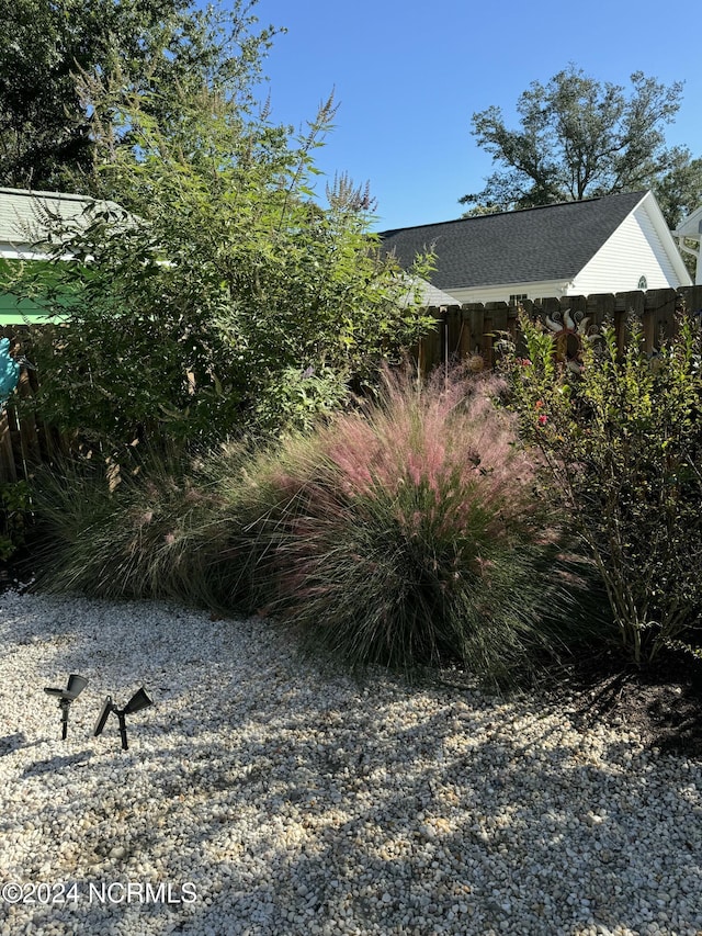 112 NE 28th St, Oak Island, NC 28465 - view of yard